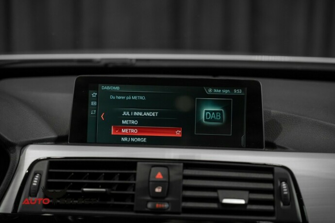 bmw-320i-bensin-2017-big-42