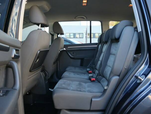 volkswagen-touran-diesel-2012-big-11