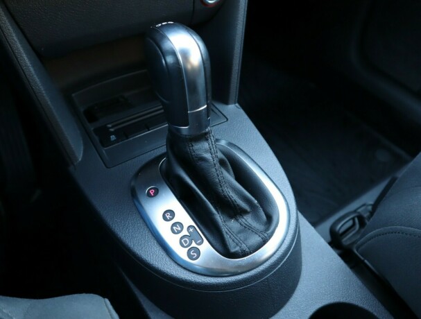 volkswagen-touran-diesel-2012-big-10