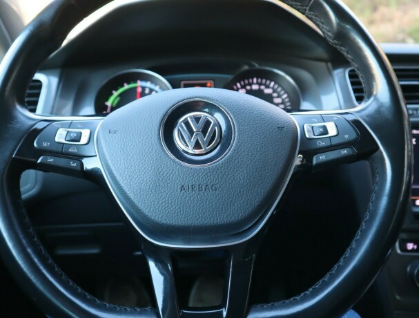 volkswagen-e-golf-vii-elektrisitet-2015-big-10
