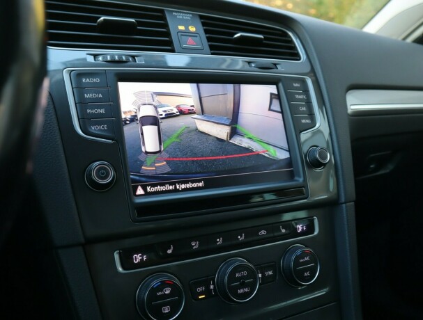 volkswagen-e-golf-vii-elektrisitet-2015-big-14