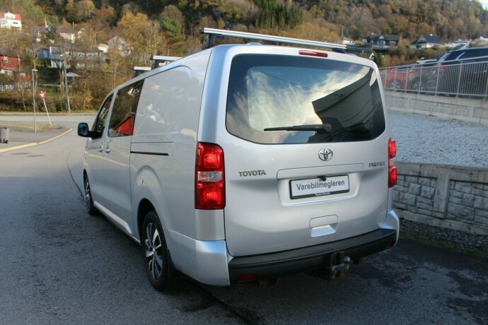toyota-proace-diesel-2017-big-2