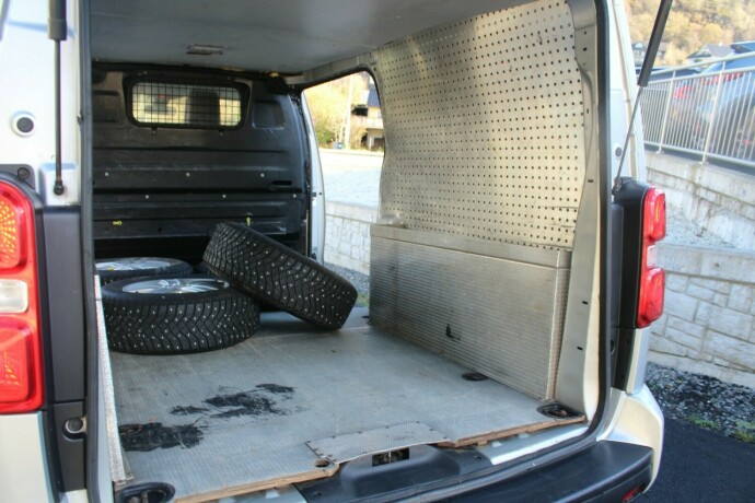toyota-proace-diesel-2017-big-7