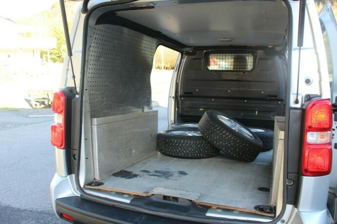 toyota-proace-diesel-2017-big-6