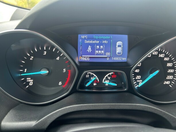 ford-kuga-diesel-2015-big-18