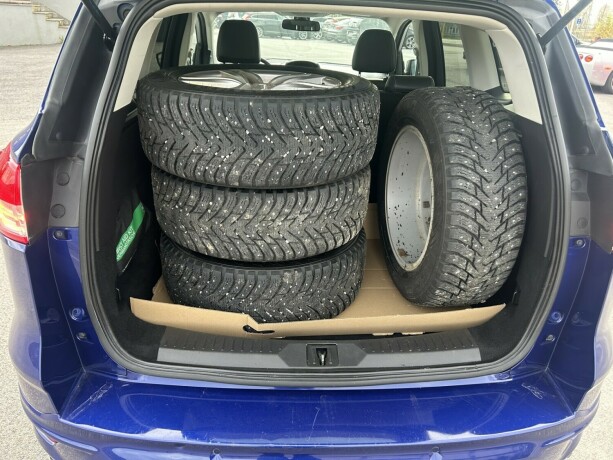 ford-kuga-diesel-2015-big-8