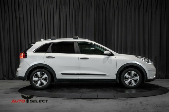 kia-niro-elektrisitetbensin-2018-big-10