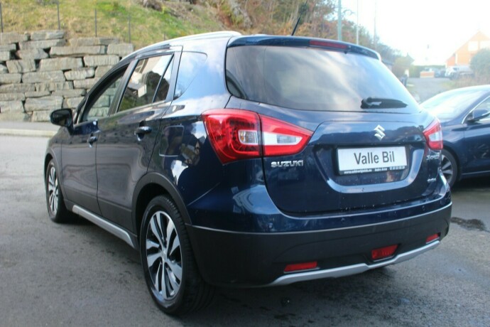 suzuki-s-cross-bensin-2017-big-2