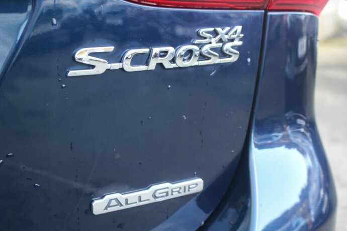 suzuki-s-cross-bensin-2017-big-4