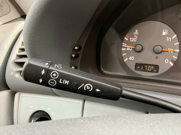 mercedes-benz-clk230-bensin-2001-big-24