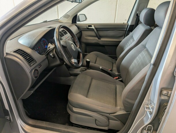 volkswagen-polo-bensin-2006-big-3