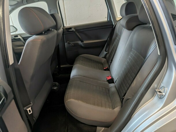 volkswagen-polo-bensin-2006-big-12