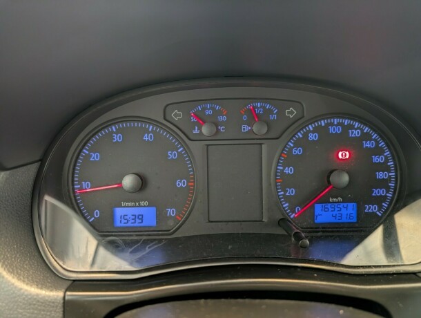 volkswagen-polo-bensin-2006-big-5
