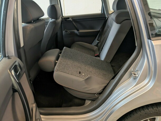 volkswagen-polo-bensin-2006-big-13