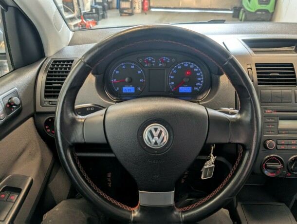 volkswagen-polo-bensin-2006-big-4