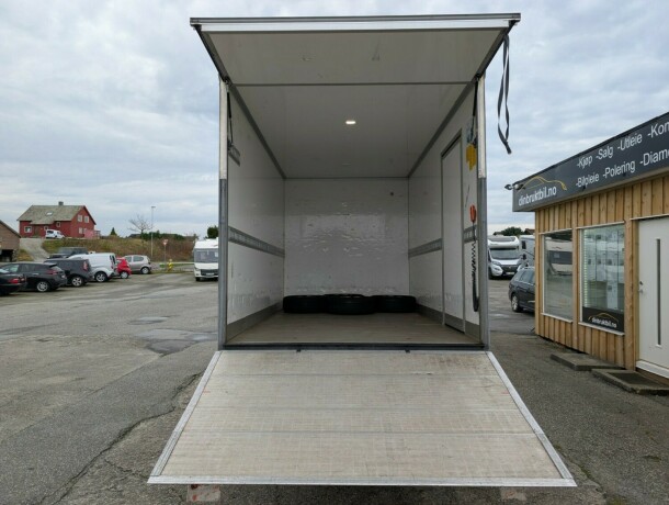 ford-transit-diesel-2020-big-13