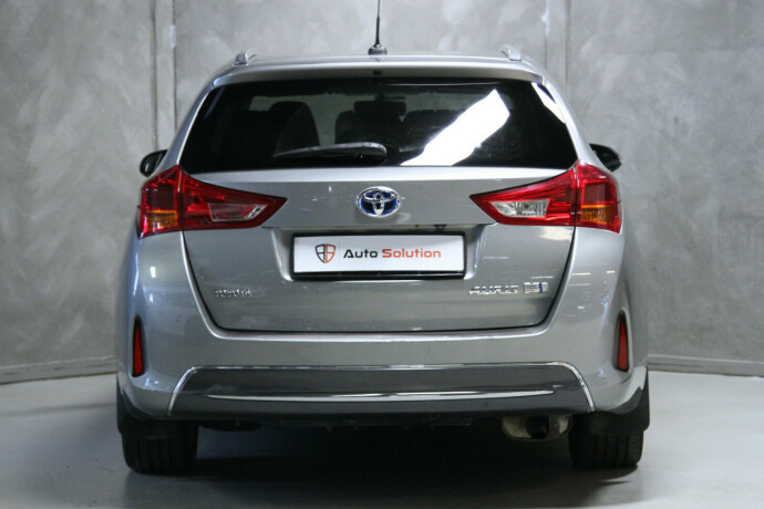 toyota-auris-elektrisitetbensin-2014-big-18