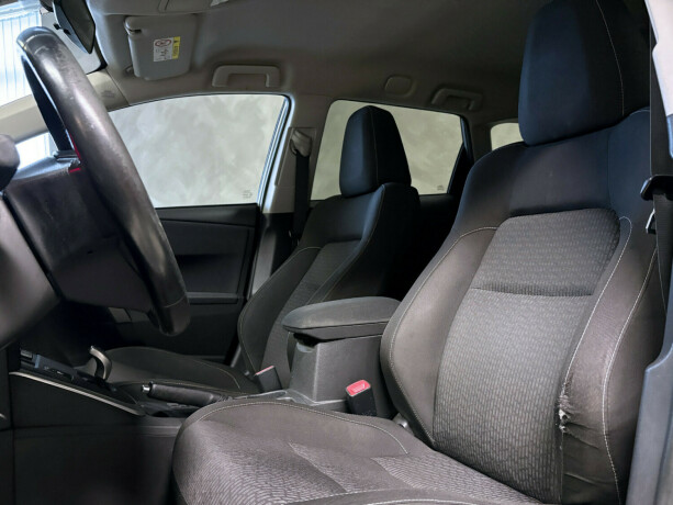 toyota-auris-elektrisitetbensin-2014-big-3