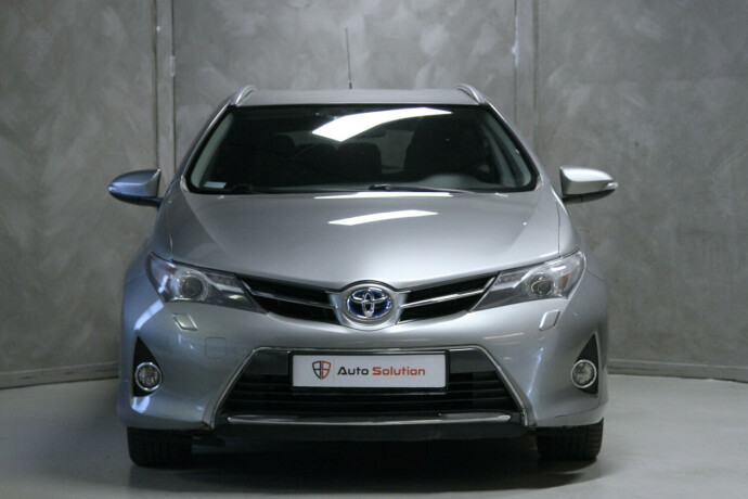 toyota-auris-elektrisitetbensin-2014-big-16