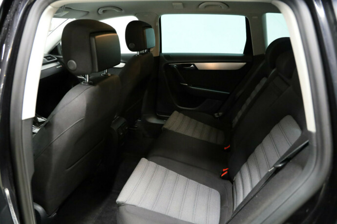 volkswagen-passat-diesel-2013-big-10