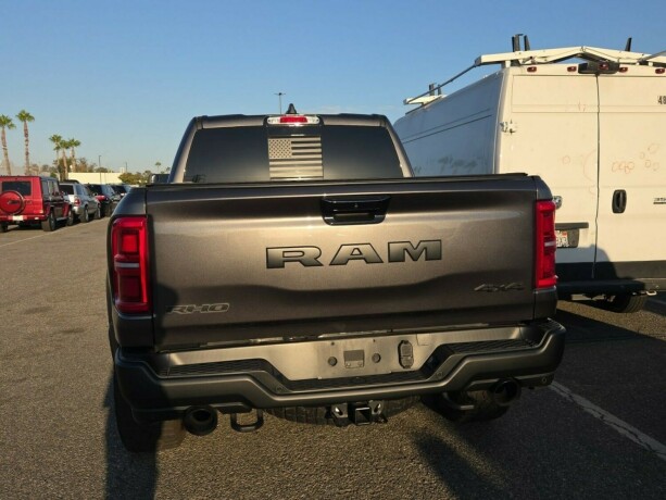 ram-1500-bensin-2025-big-32