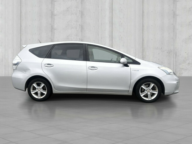 toyota-prius-bensin-2012-big-3