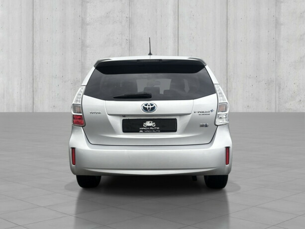 toyota-prius-bensin-2012-big-5