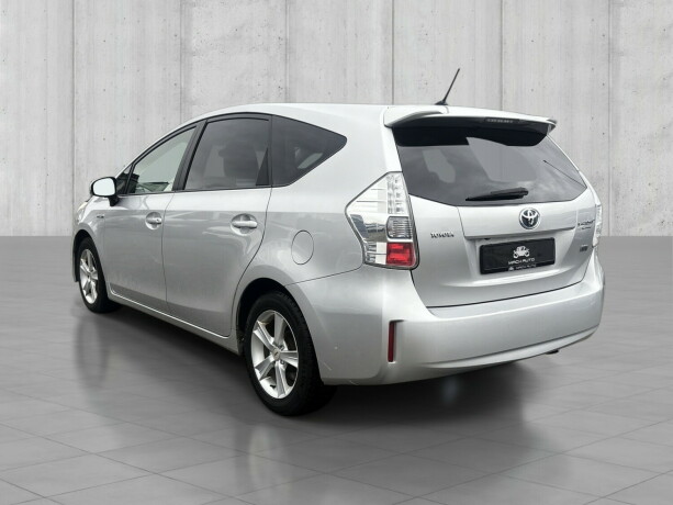 toyota-prius-bensin-2012-big-6