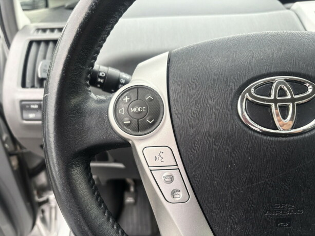 toyota-prius-bensin-2012-big-12