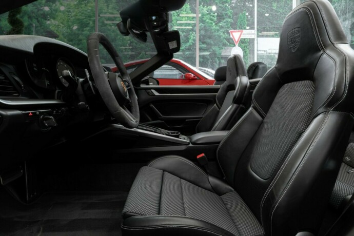 porsche-911-carrera-4s-bensin-2020-big-40