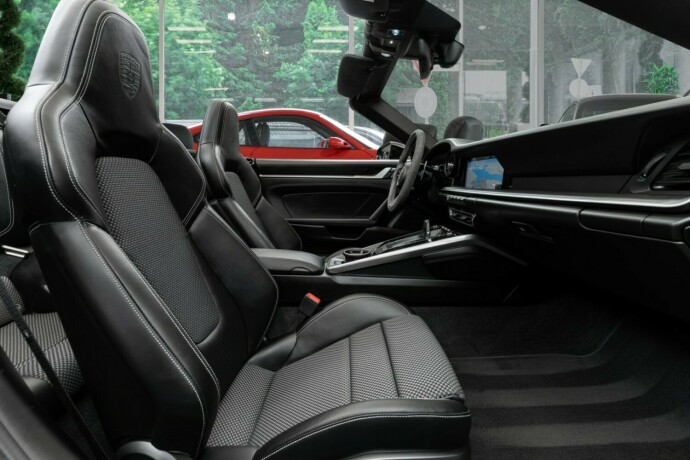 porsche-911-carrera-4s-bensin-2020-big-45