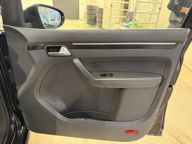 volkswagen-touran-diesel-2015-big-9