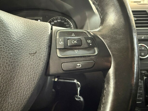volkswagen-touran-diesel-2015-big-19