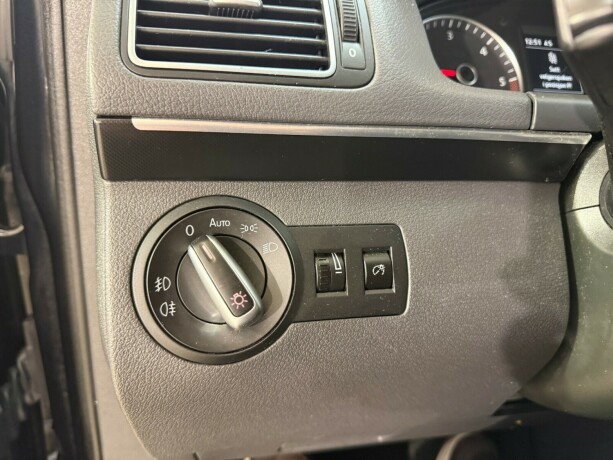 volkswagen-touran-diesel-2015-big-30