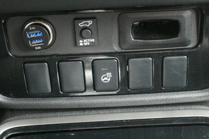 mitsubishi-outlander-elektrisitetbensin-2016-big-21