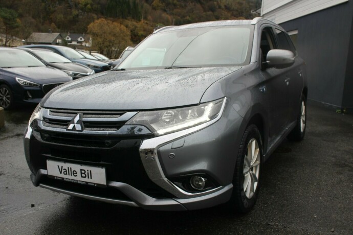 mitsubishi-outlander-elektrisitetbensin-2016-big-1