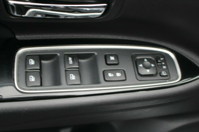 mitsubishi-outlander-elektrisitetbensin-2016-big-12
