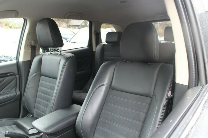 mitsubishi-outlander-elektrisitetbensin-2016-big-10