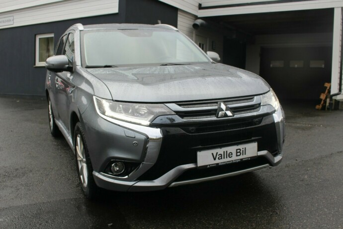 mitsubishi-outlander-elektrisitetbensin-2016-big-0