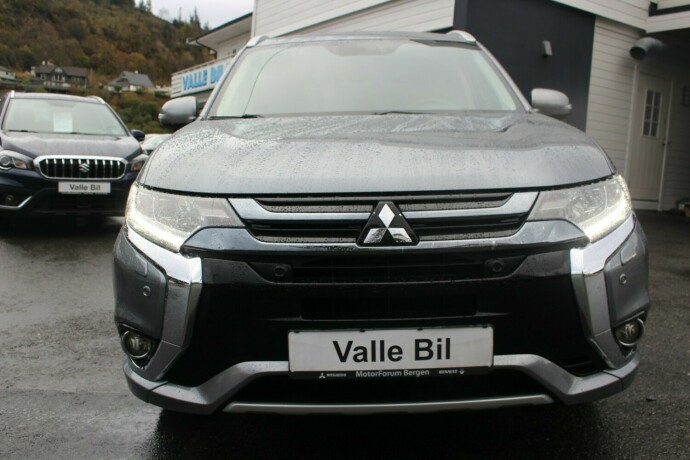 mitsubishi-outlander-elektrisitetbensin-2016-big-2