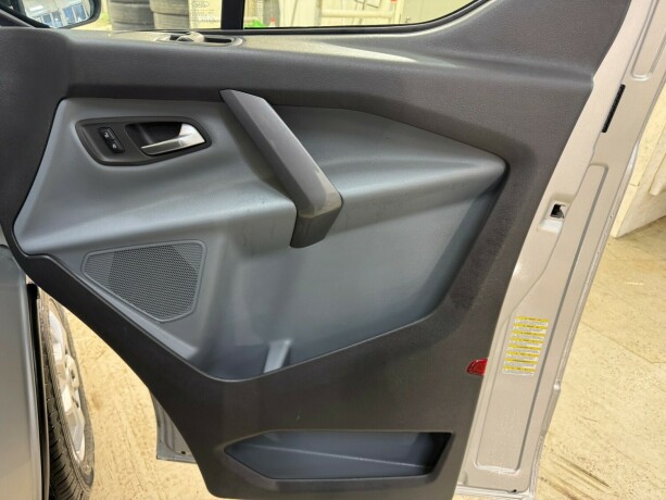 ford-transit-custom-290l-diesel-2014-big-13