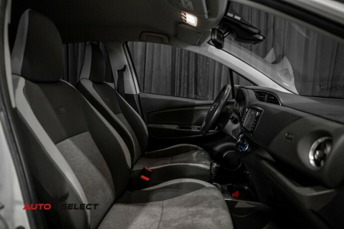 toyota-yaris-elektrisitetbensin-2019-big-17