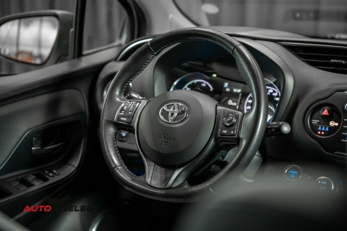 toyota-yaris-elektrisitetbensin-2019-big-22