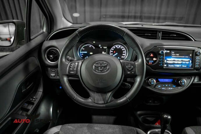 toyota-yaris-elektrisitetbensin-2019-big-23