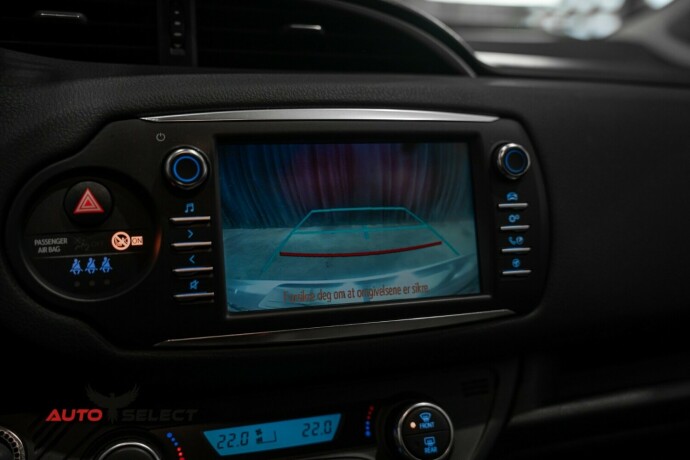 toyota-yaris-elektrisitetbensin-2019-big-38