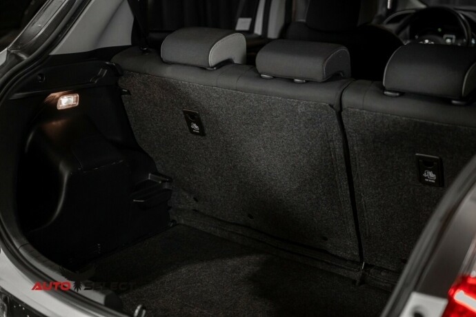 toyota-yaris-elektrisitetbensin-2019-big-9
