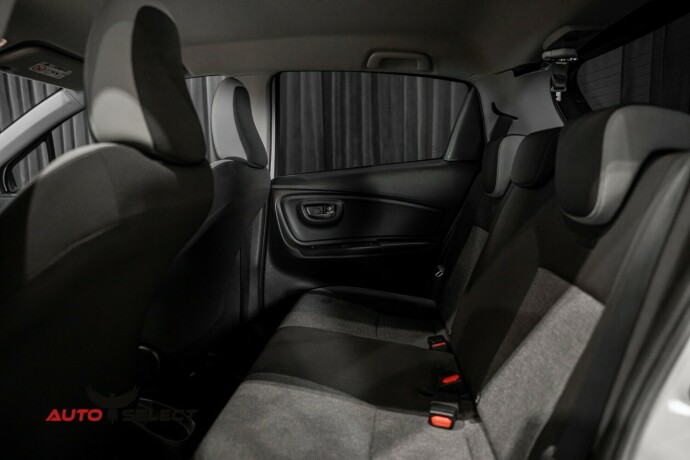 toyota-yaris-elektrisitetbensin-2019-big-14