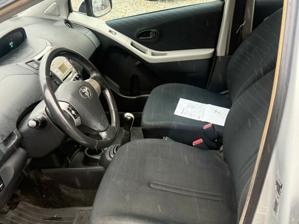 toyota-yaris-bensin-2007-big-5