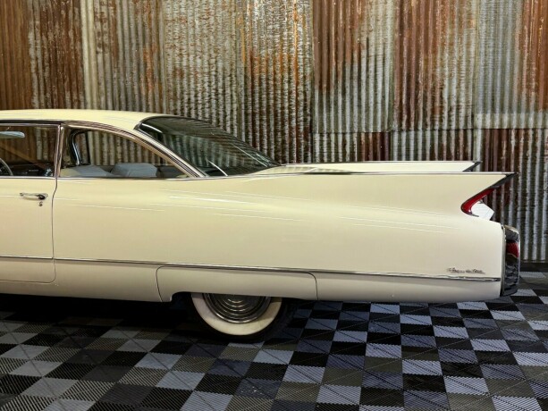 cadillac-deville-bensin-1960-big-16