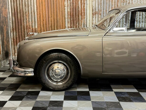 jaguar-mk-ii-bensin-1963-big-12